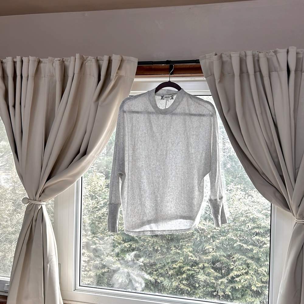 Size L crew neck sweater